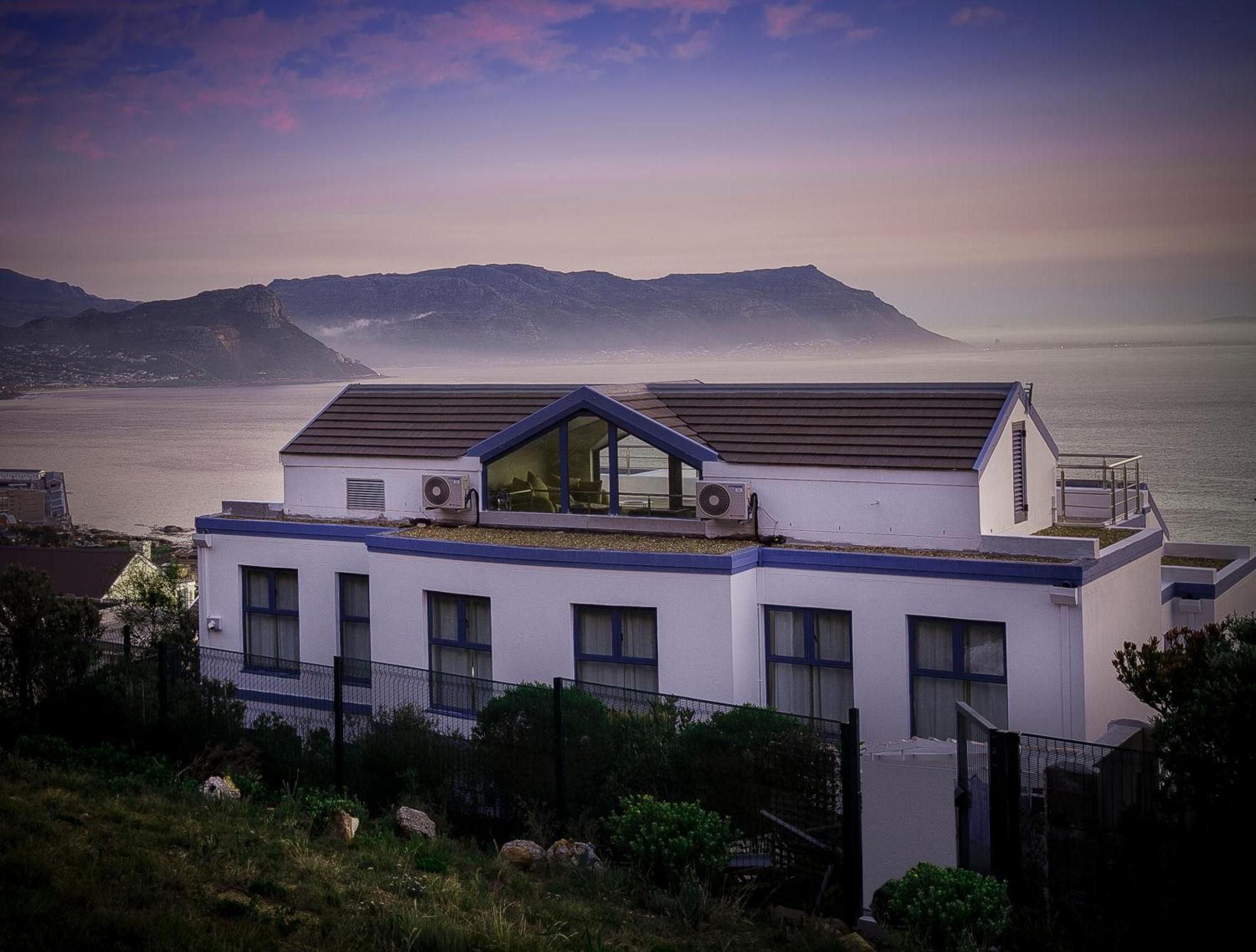 Magellans Hotel Simonʼs Town Екстериор снимка