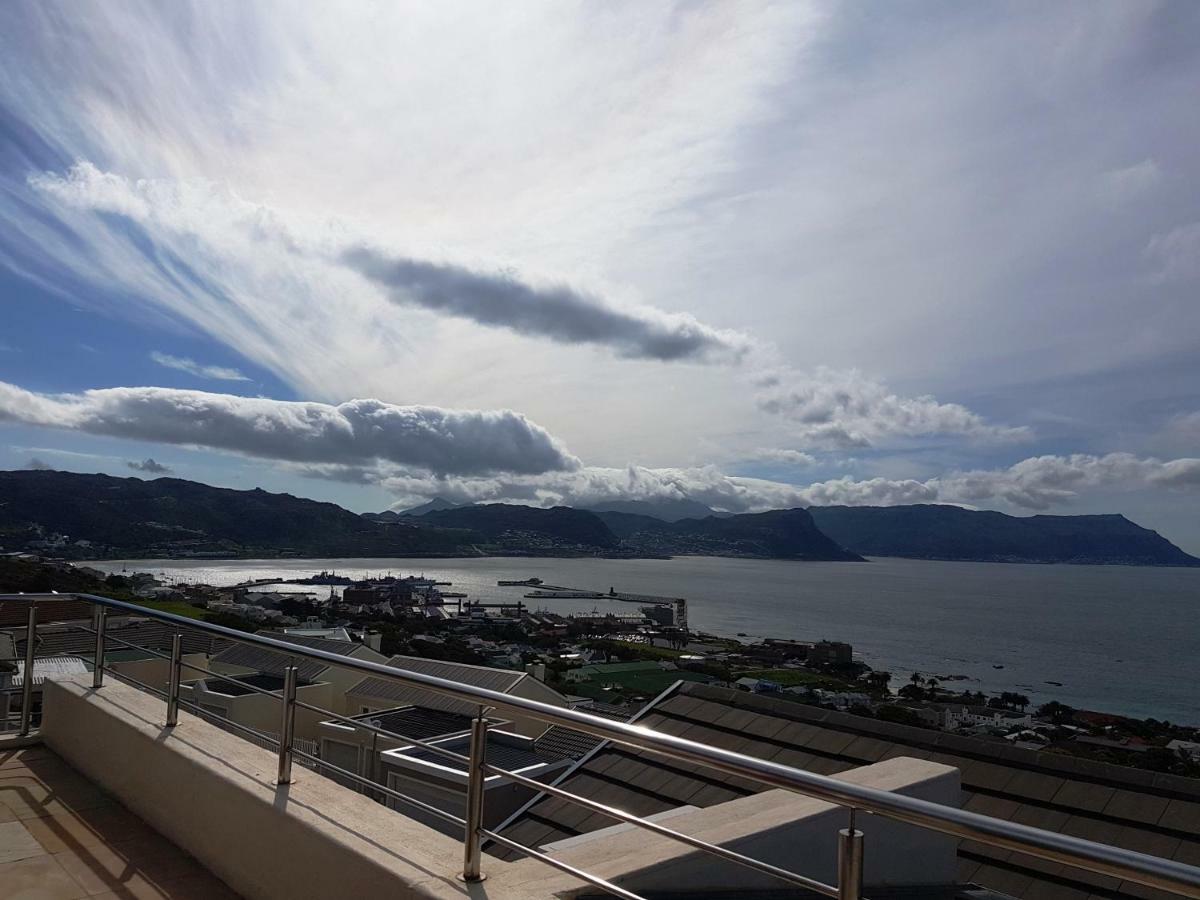 Magellans Hotel Simonʼs Town Екстериор снимка