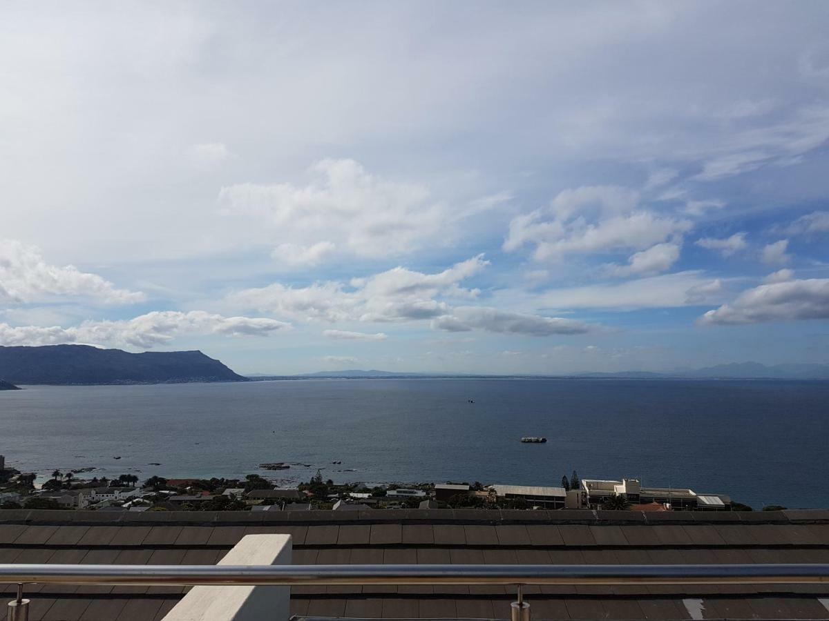 Magellans Hotel Simonʼs Town Екстериор снимка