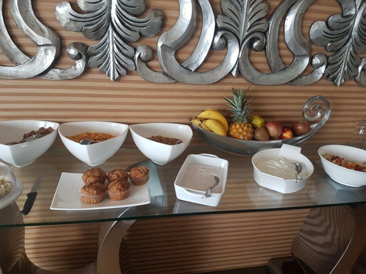 Magellans Hotel Simonʼs Town Екстериор снимка