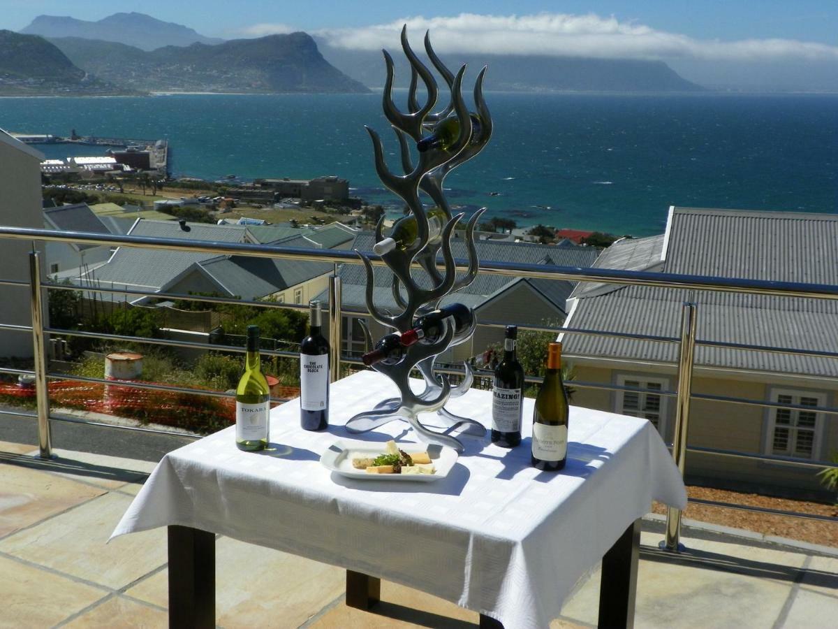 Magellans Hotel Simonʼs Town Екстериор снимка