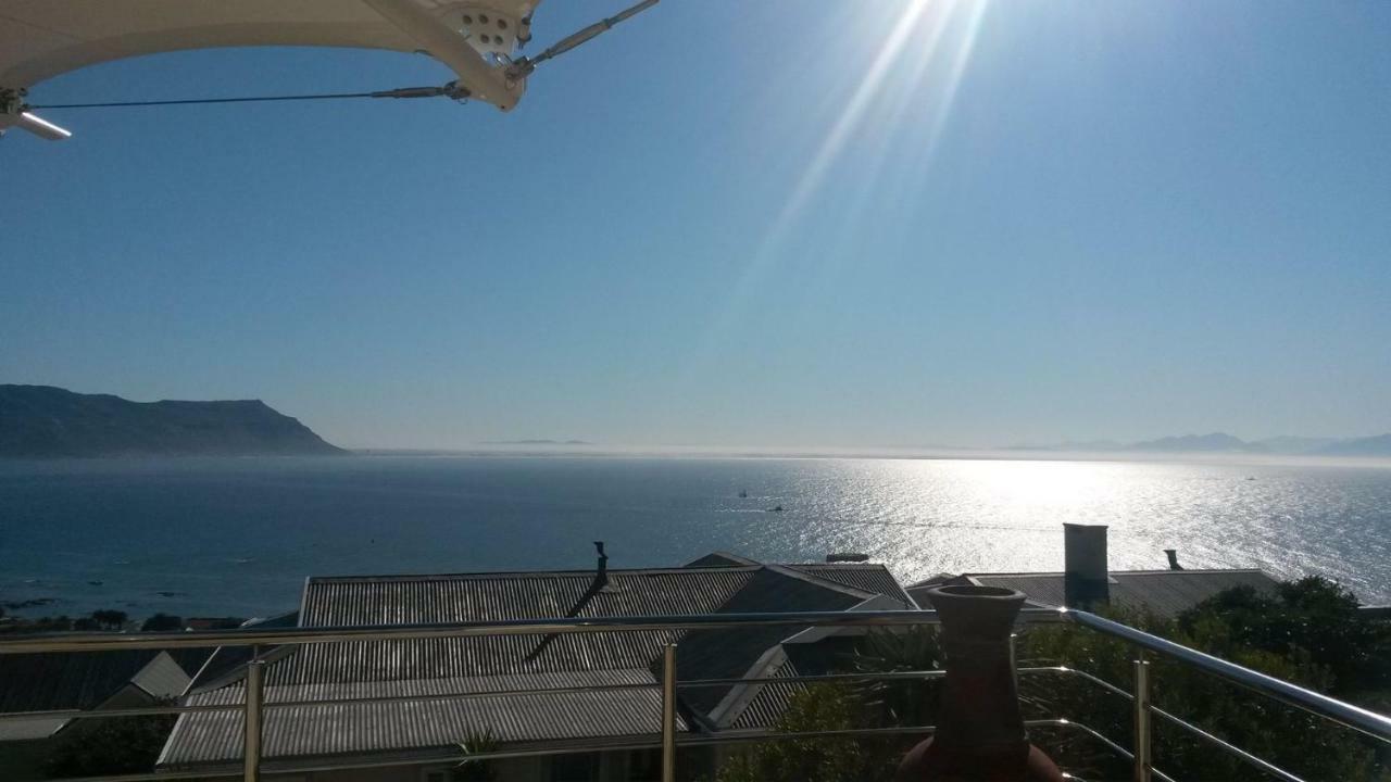 Magellans Hotel Simonʼs Town Екстериор снимка