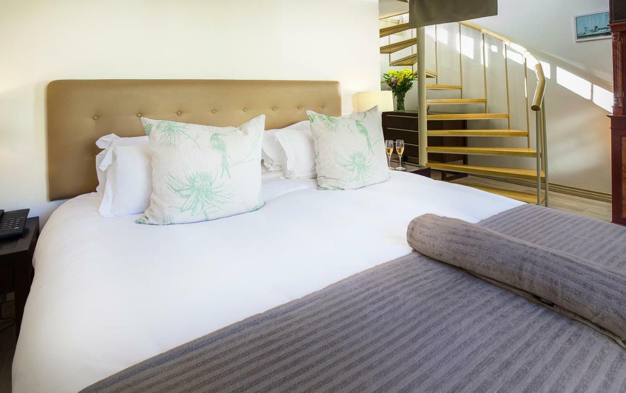 Magellans Hotel Simonʼs Town Екстериор снимка