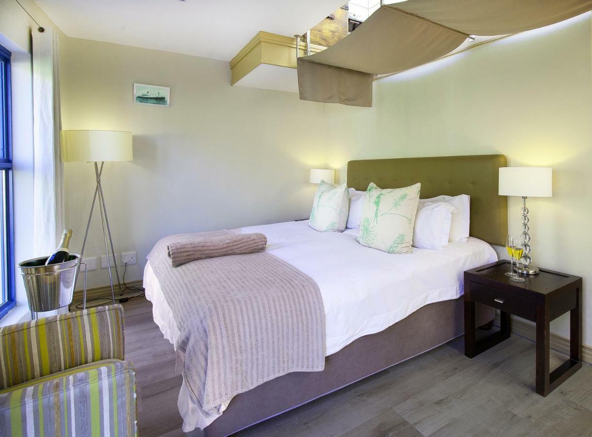 Magellans Hotel Simonʼs Town Екстериор снимка